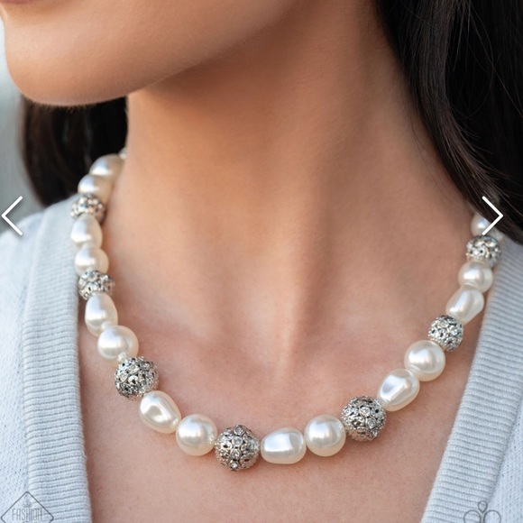 paparazzi Jewelry - Posh Pattern - White Necklace